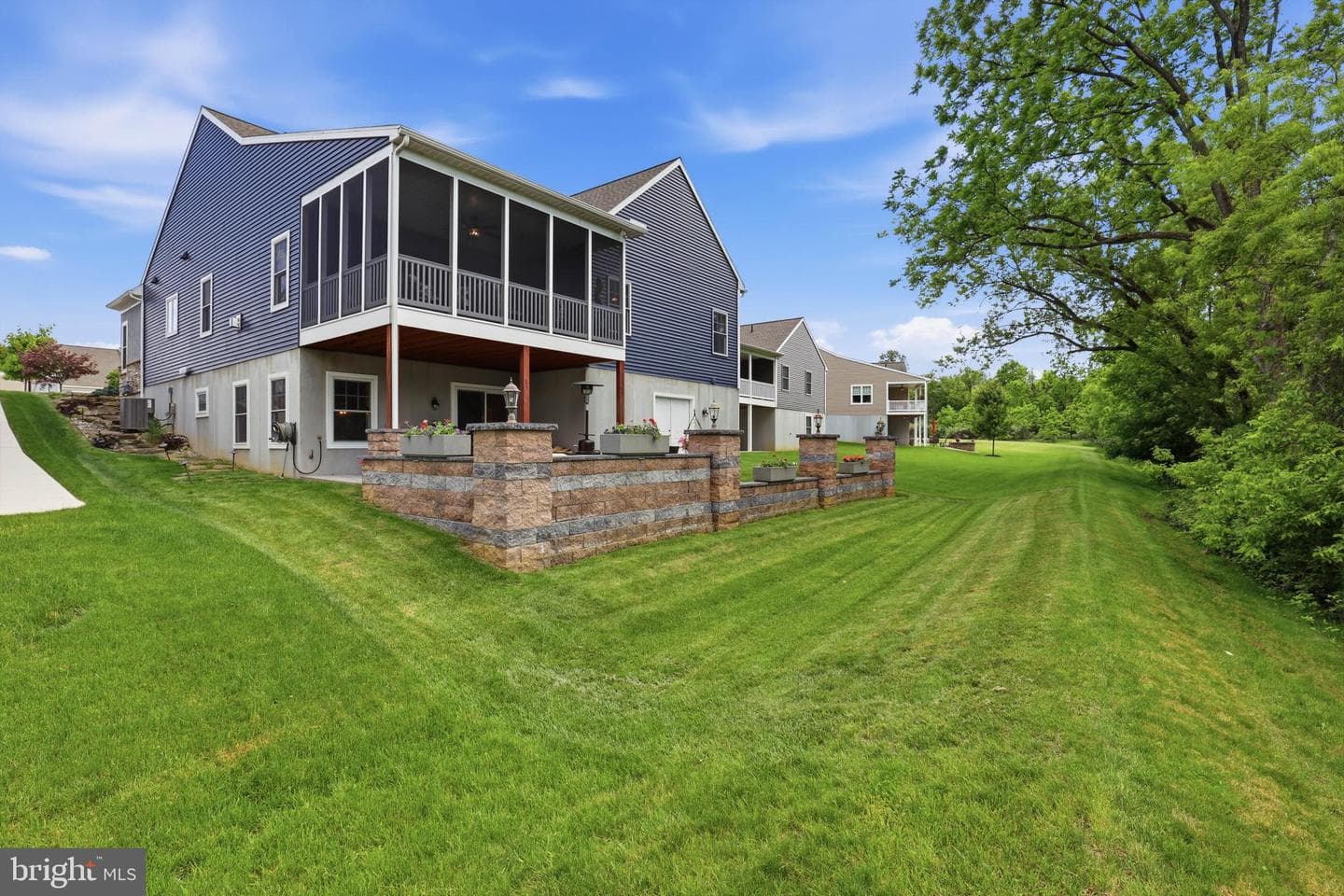 1084 Alden Way photo 60