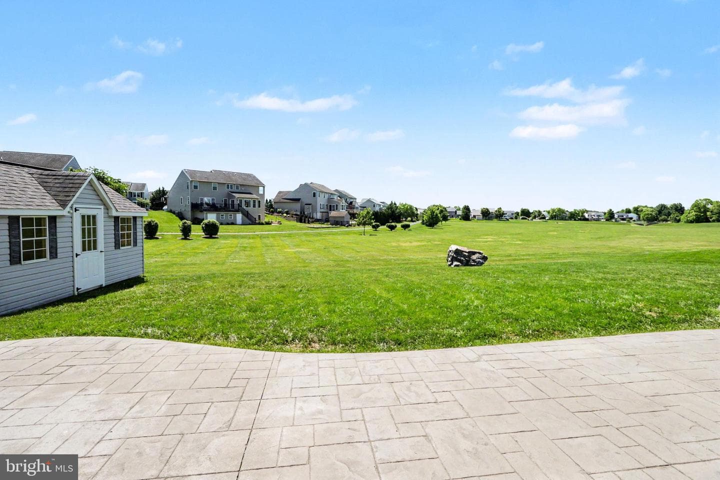 289 Sweetwater Drive photo 32