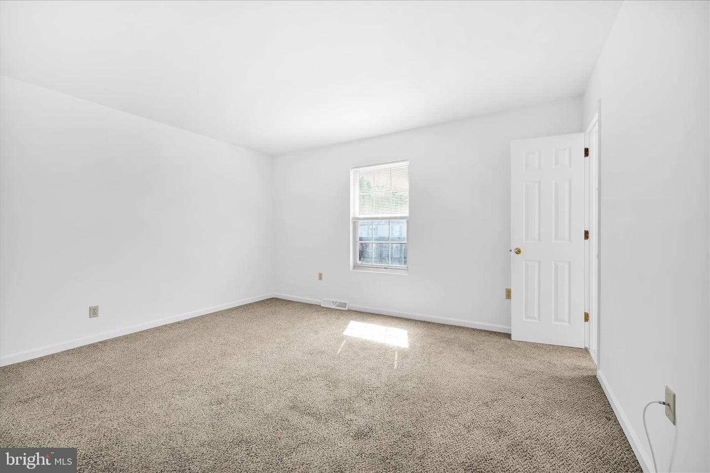 807 S 3rd Street photo 16