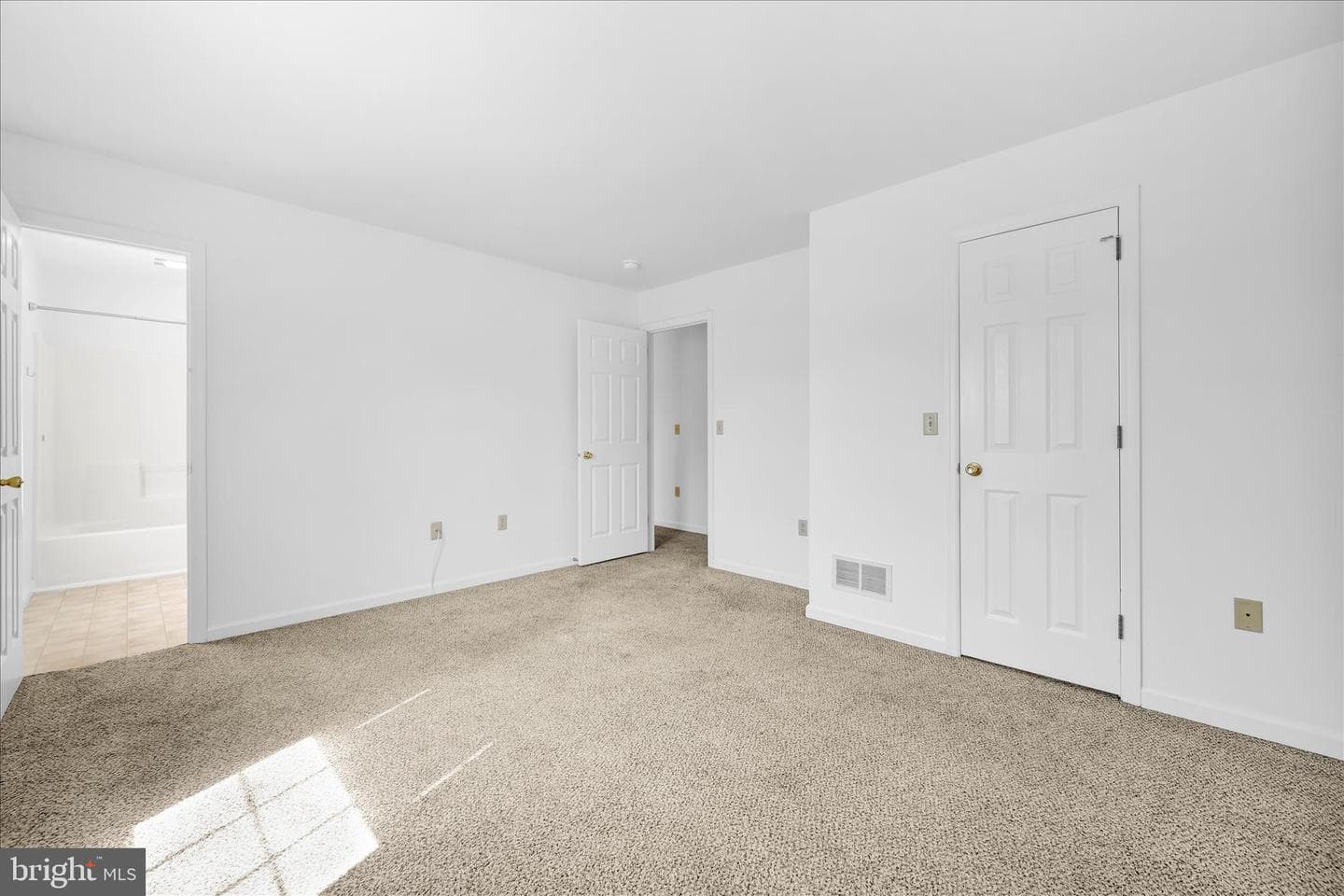 807 S 3rd Street photo 17