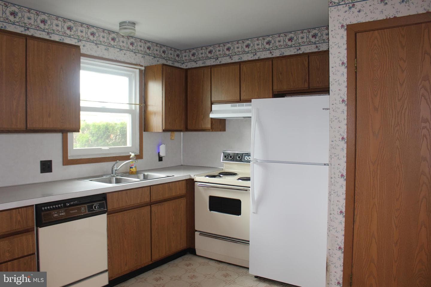 135 S Chestnut Street photo 5