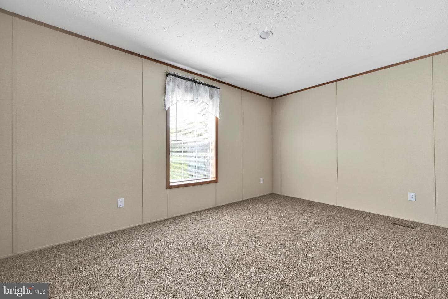 2106 Scull Street photo 11