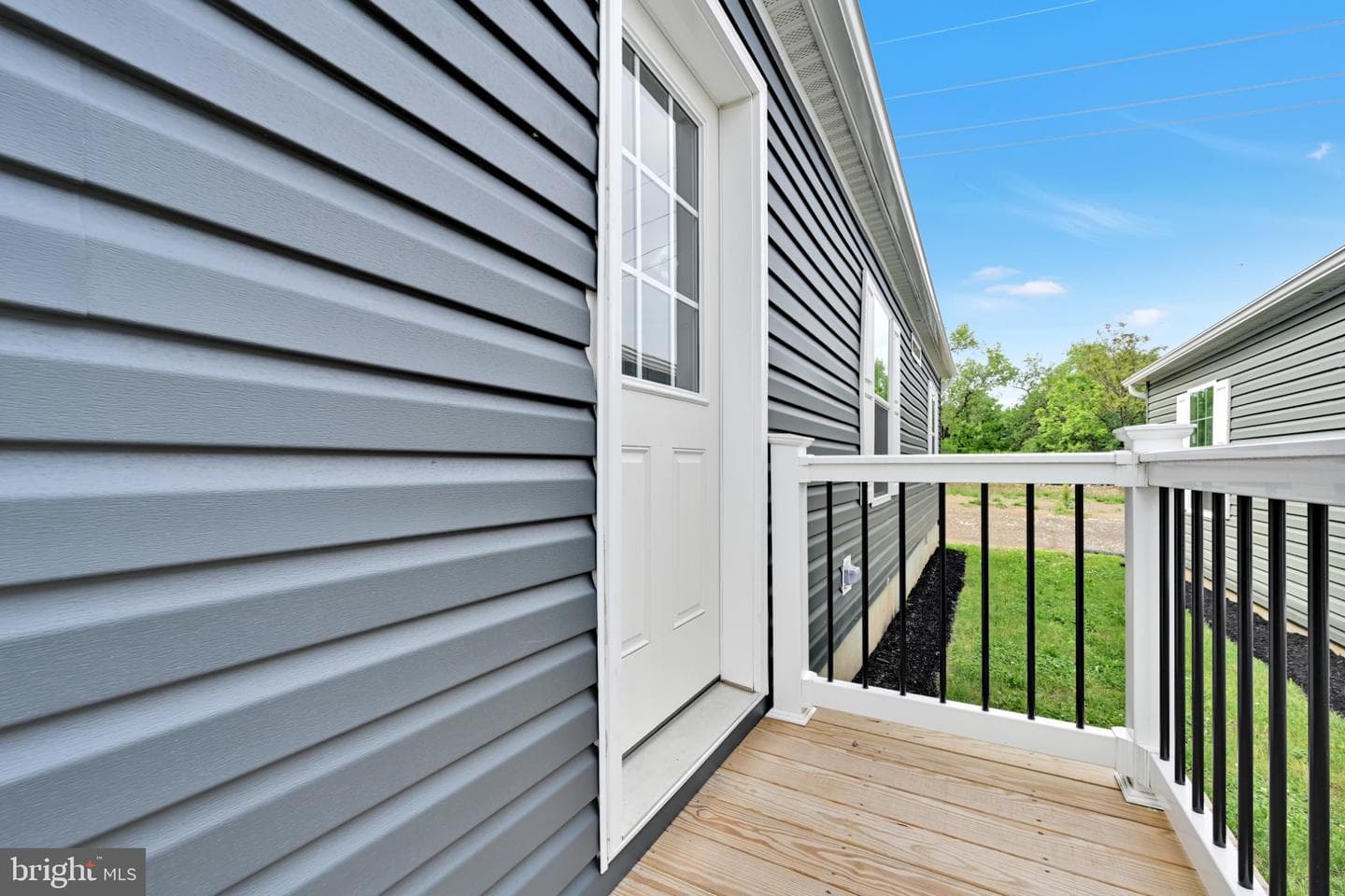 2106 Scull Street photo 4