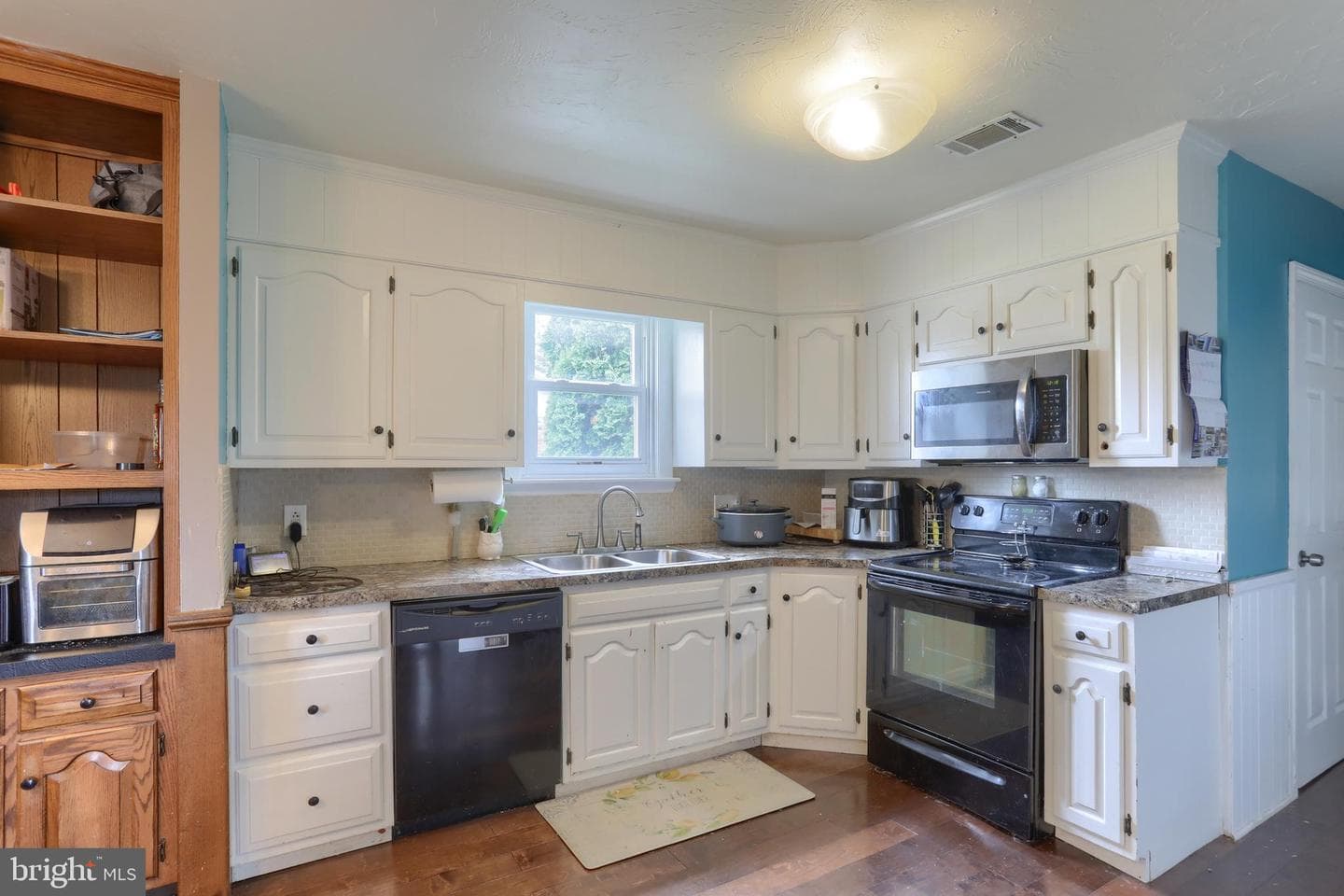 747 Barbara Ann Drive photo 16