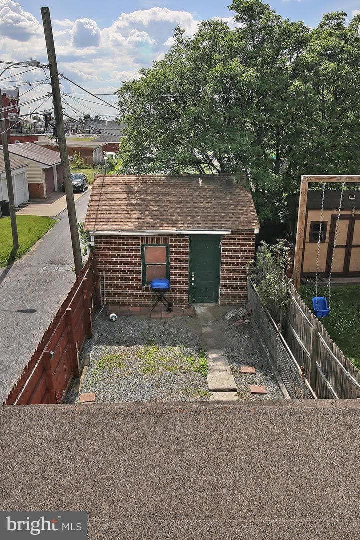 437 N 3rd Avenue photo 27