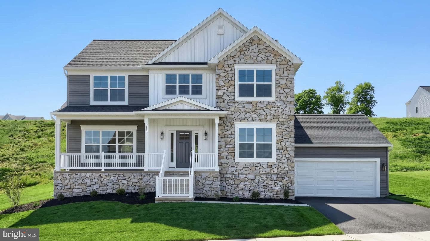 220 Copper Ridge Drive, Newmanstown