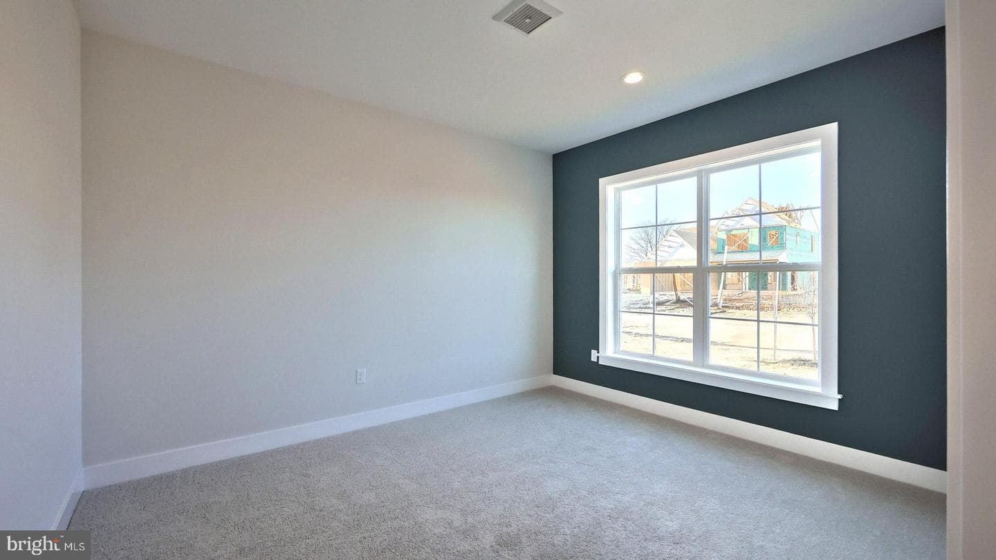 35 Canterbury Lane photo 17