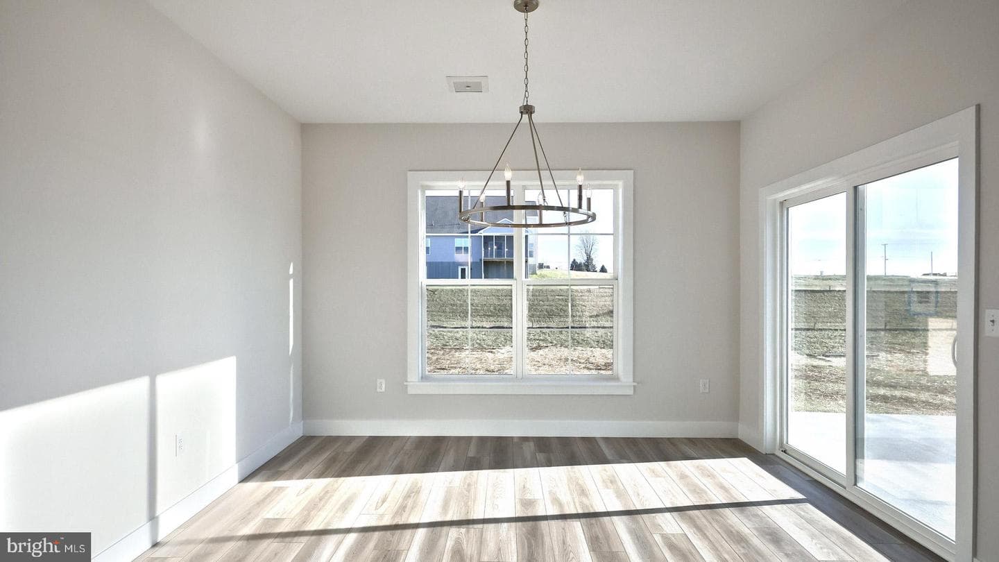 35 Canterbury Lane photo 25