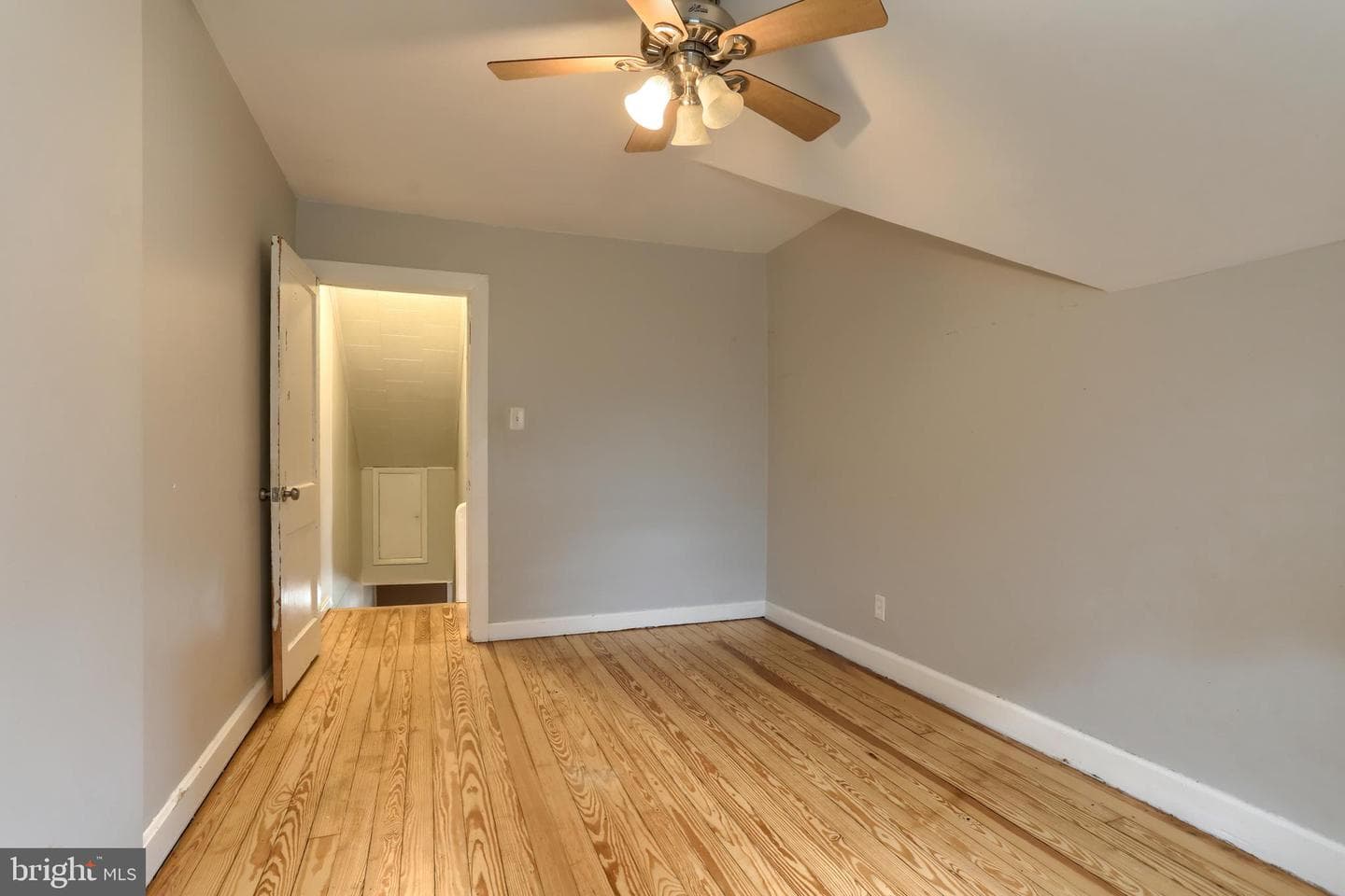 369 Boyd Street photo 22