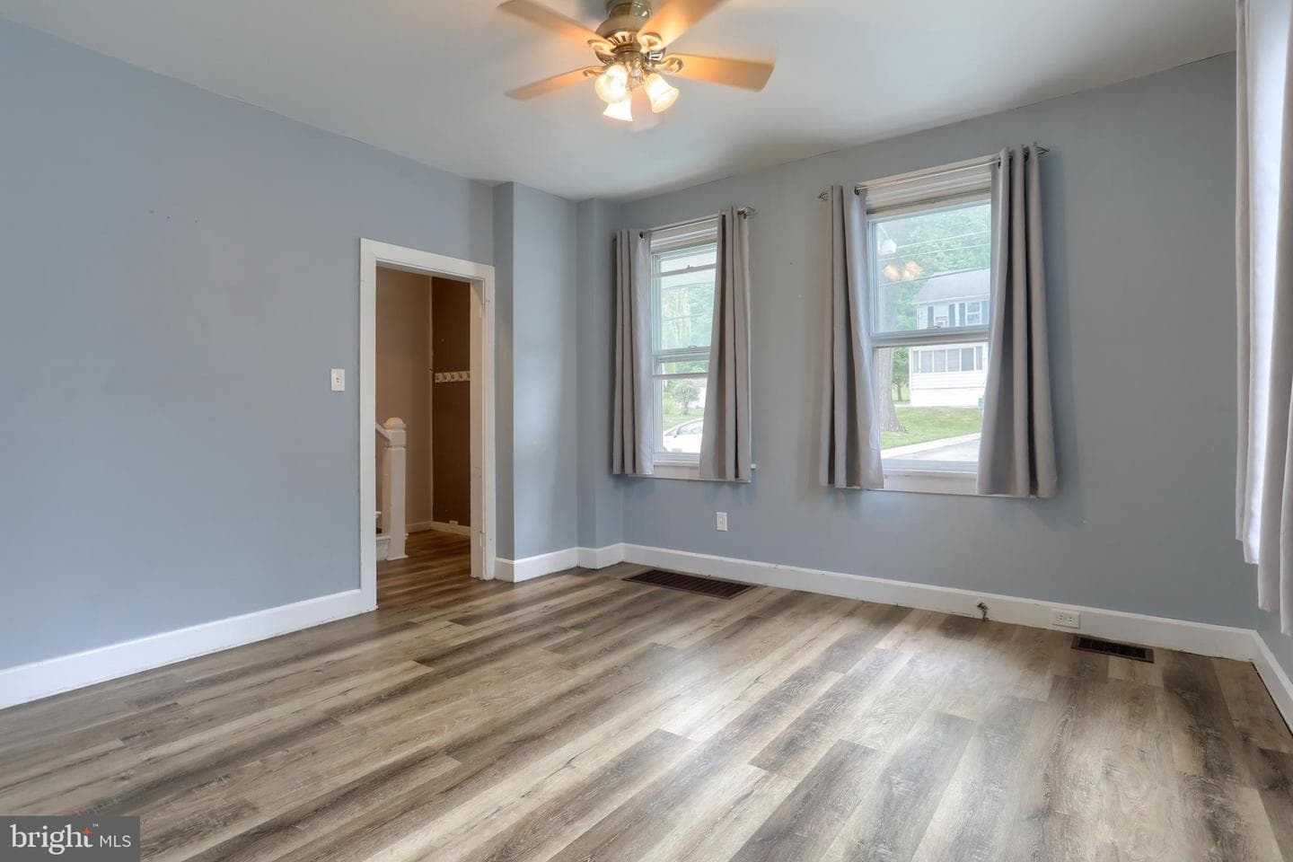 369 Boyd Street photo 5