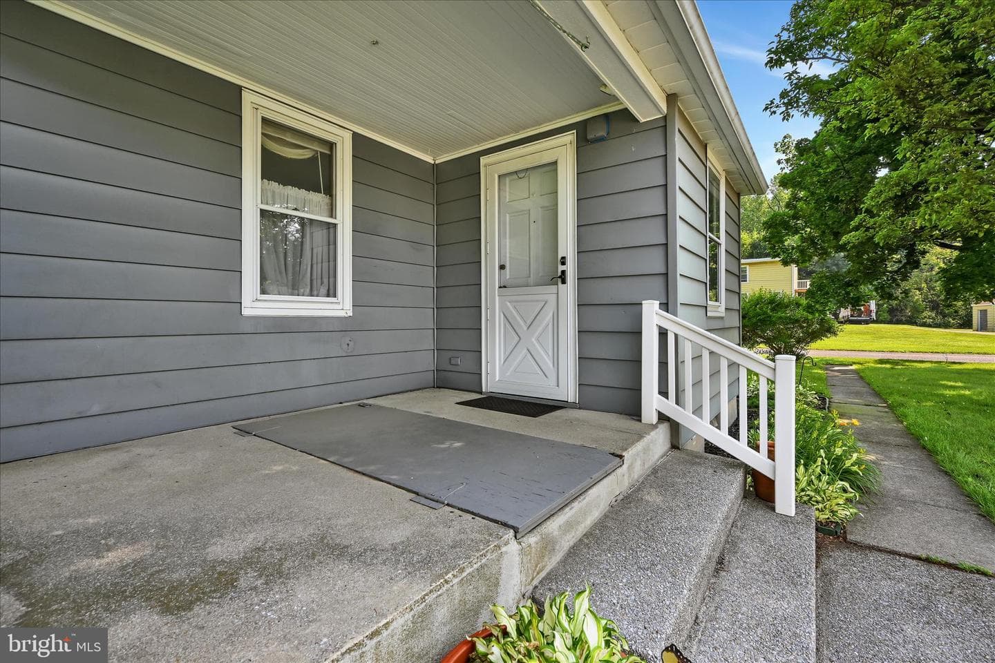 1910 E Cumberland photo 29
