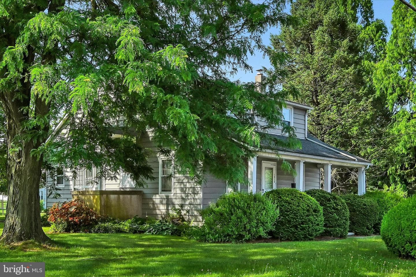 1910 E Cumberland photo 4