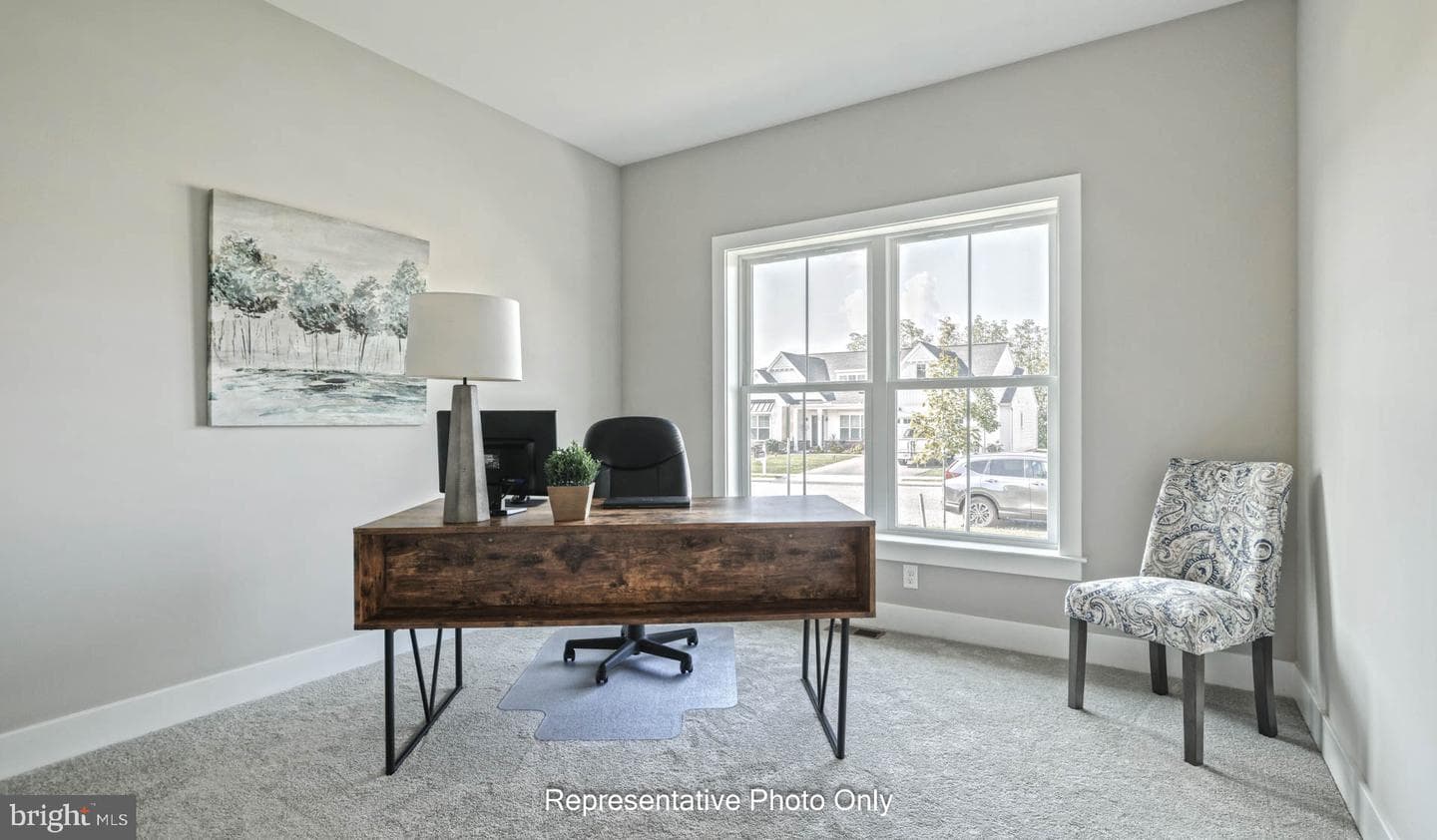 720 Longwood Manor photo 3