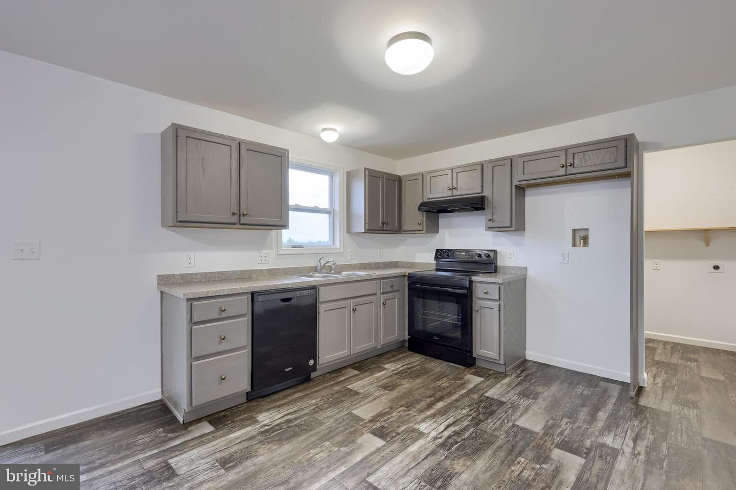 10 Hillside Drive photo 12