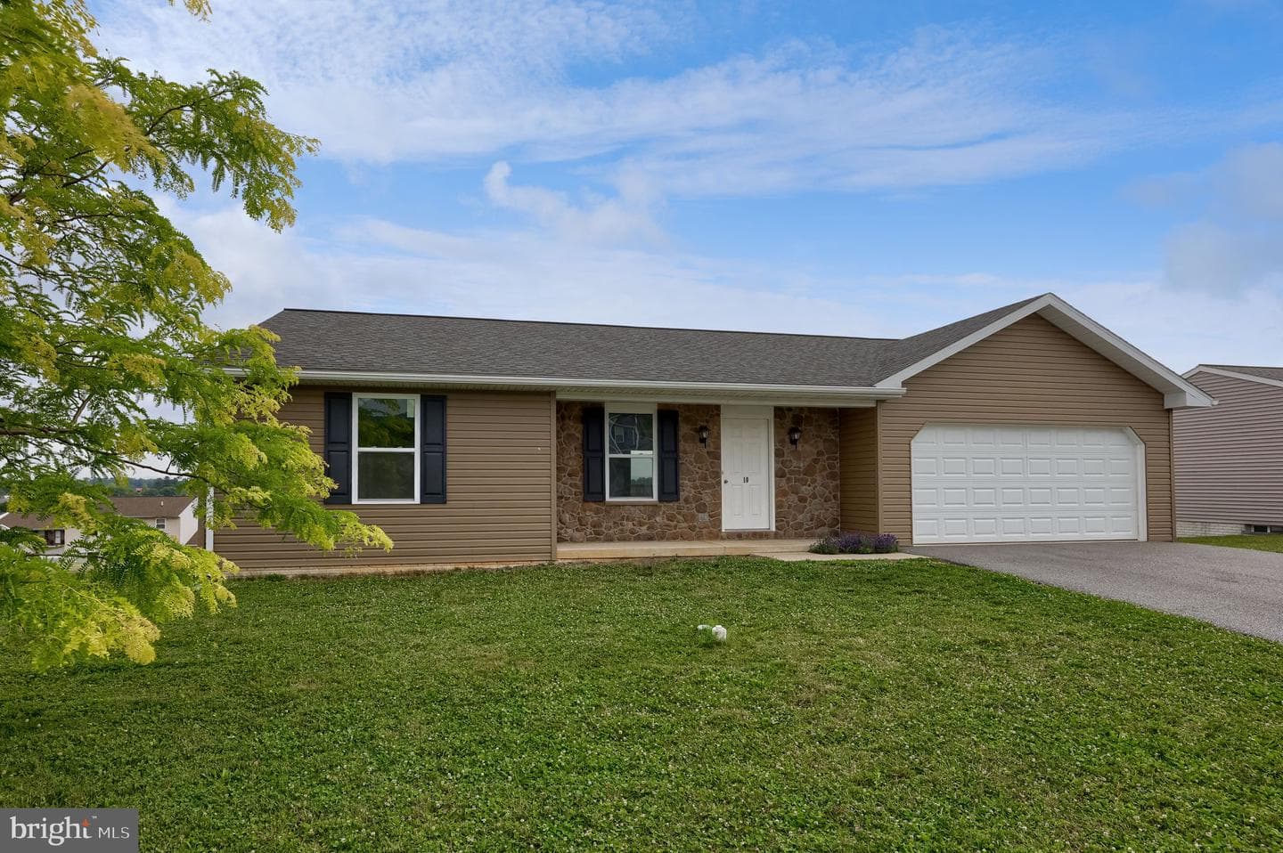 10 Hillside Drive photo 2