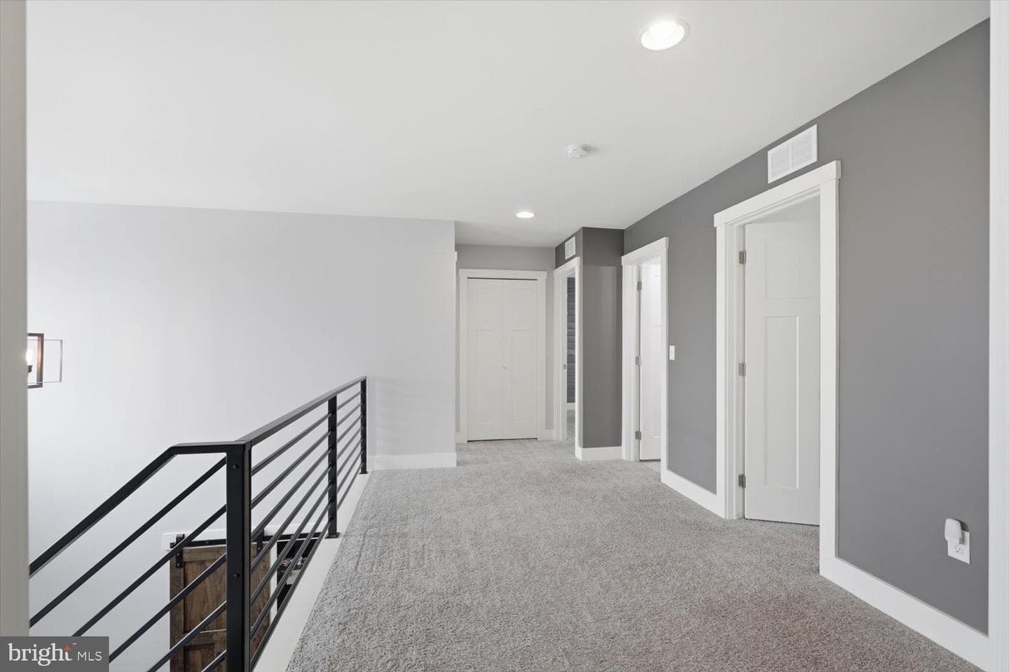 572 Nottingham Way photo 14