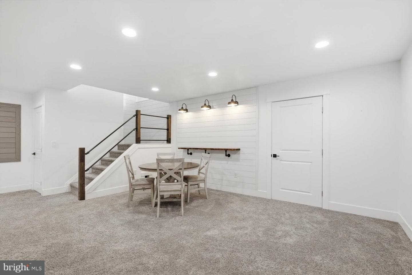 572 Nottingham Way photo 28