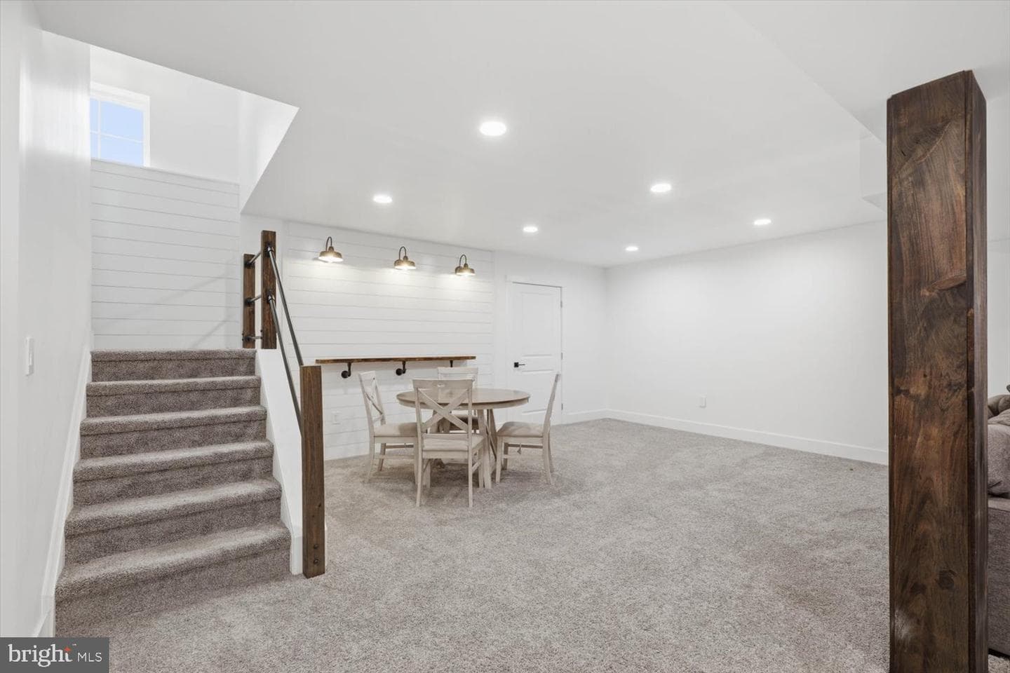 572 Nottingham Way photo 30