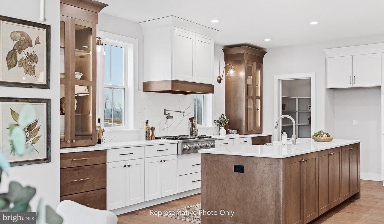 244 Dahlia Circle photo 8