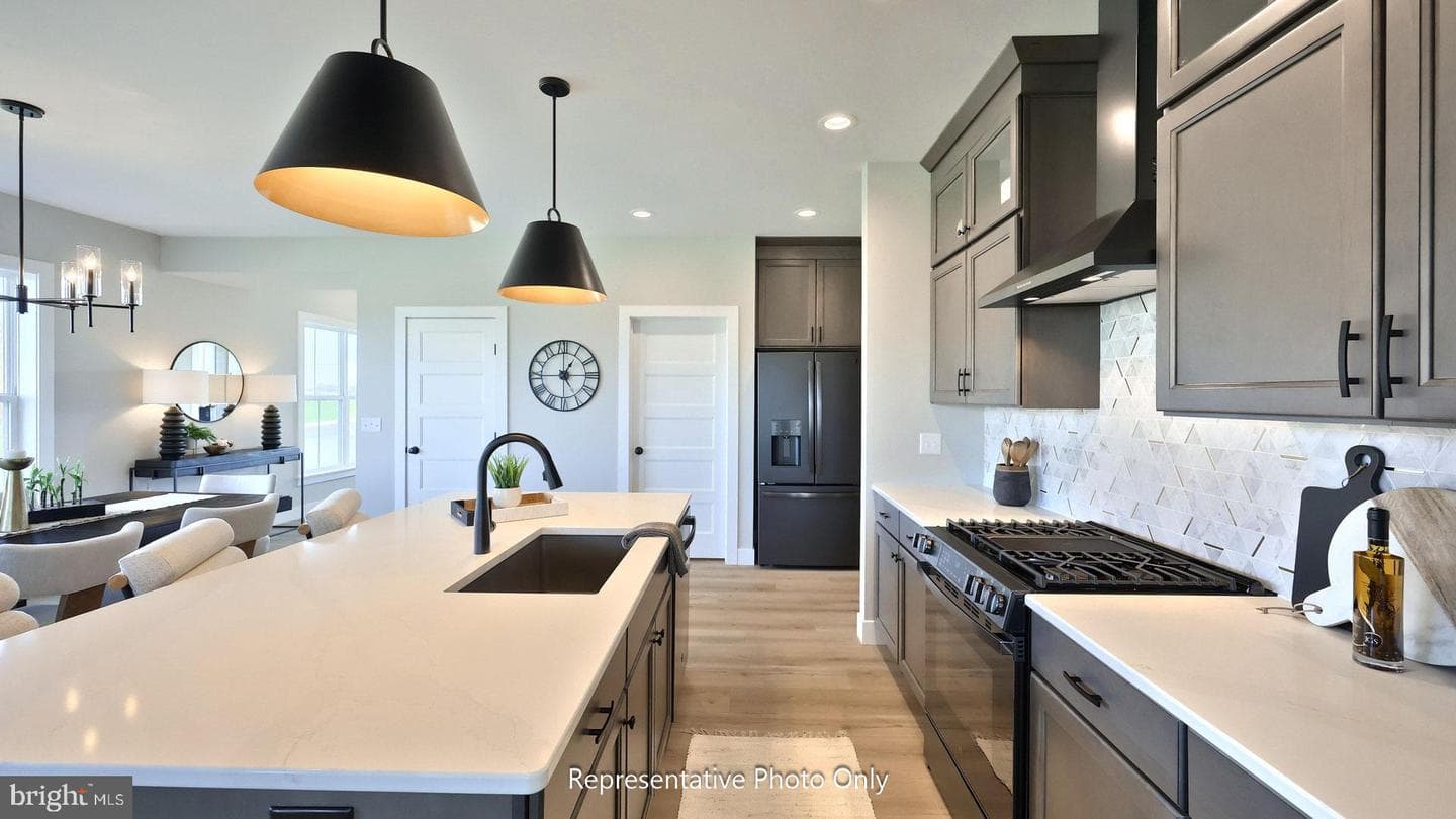 48 Canterbury Lane photo 11