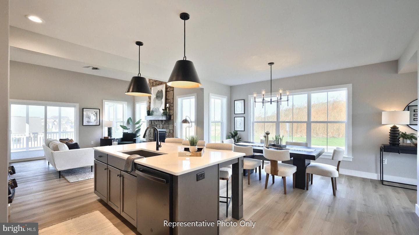 48 Canterbury Lane photo 12