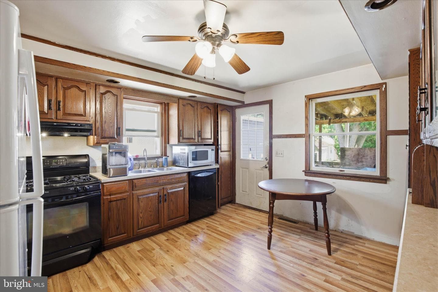 1110 Victor Street photo 6