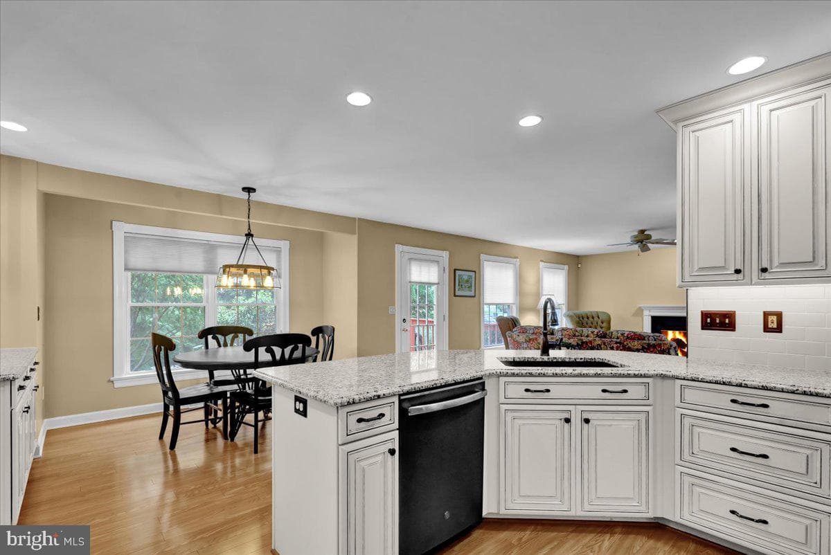128 Macintosh Drive photo 15