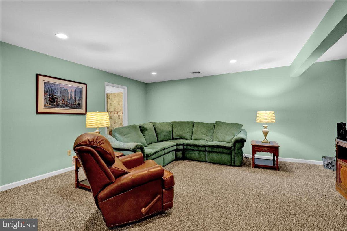 128 Macintosh Drive photo 29
