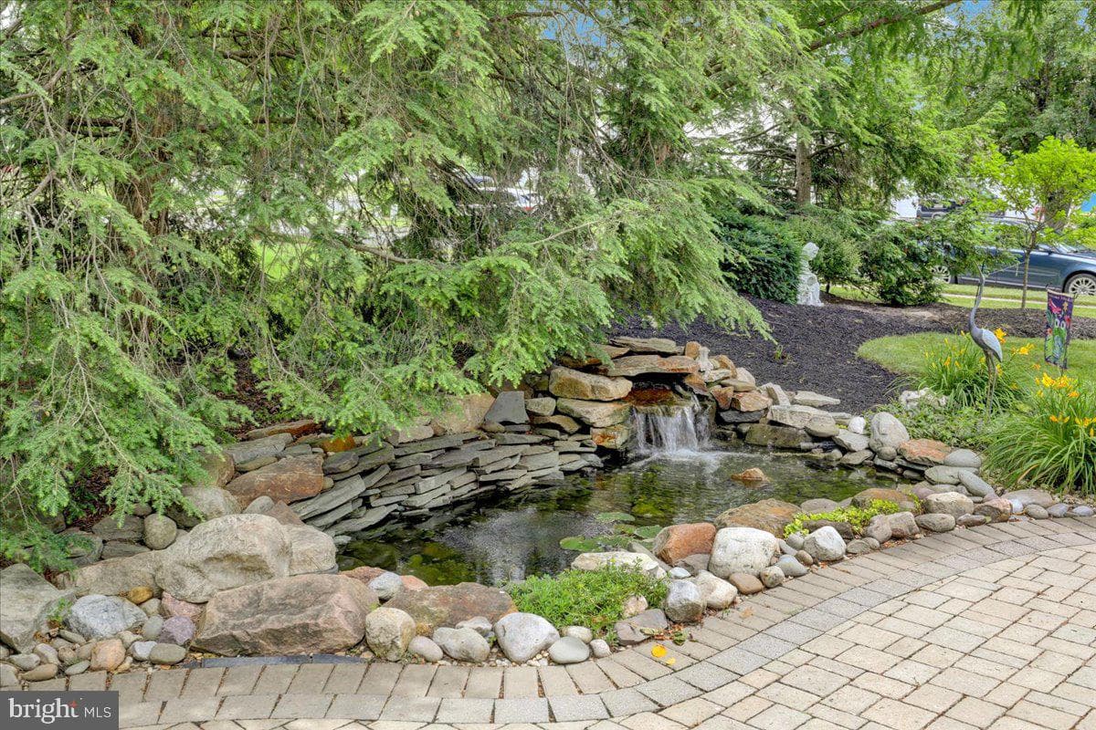 128 Macintosh Drive photo 39