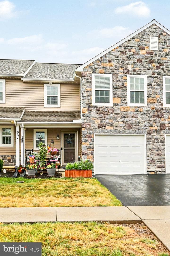 529 Brookwood Dr U-0138 Drive, Palmyra
