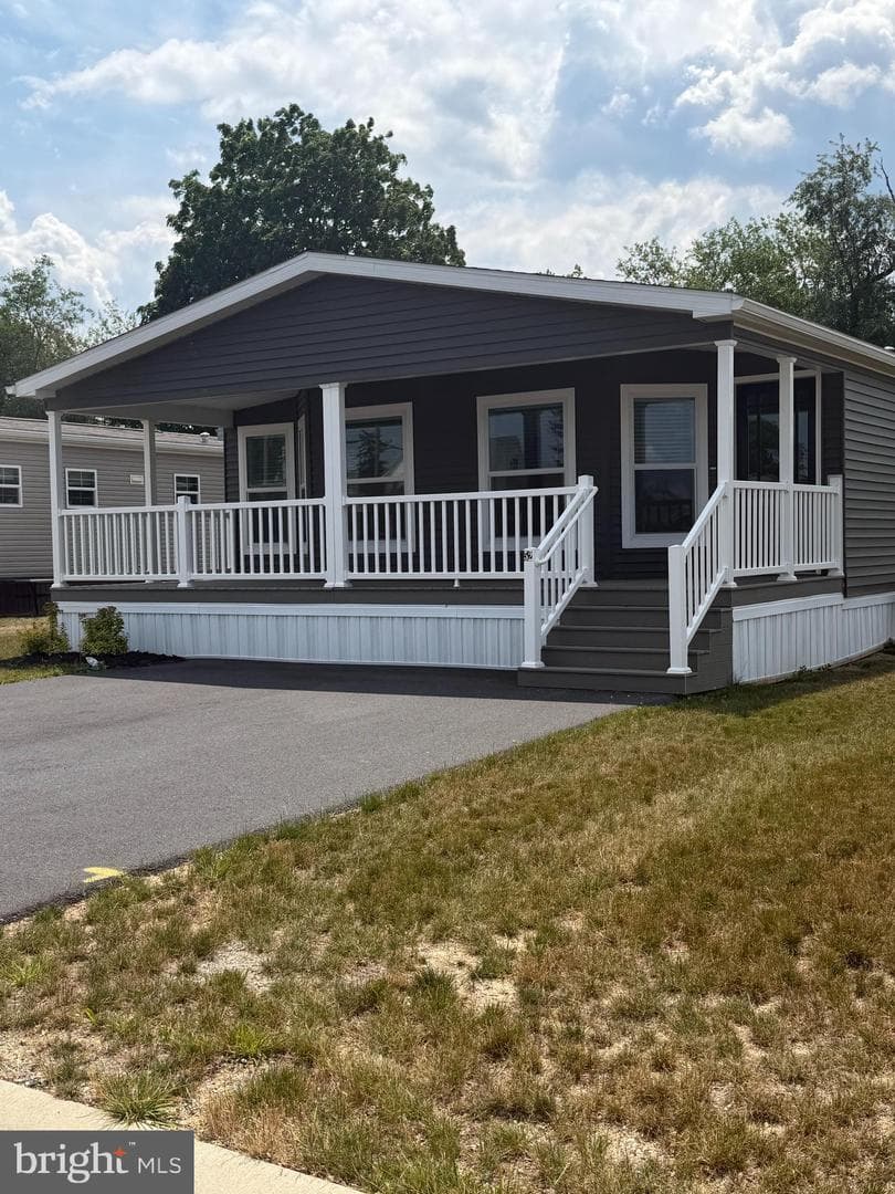 52 Evergreen Aly, Palmyra