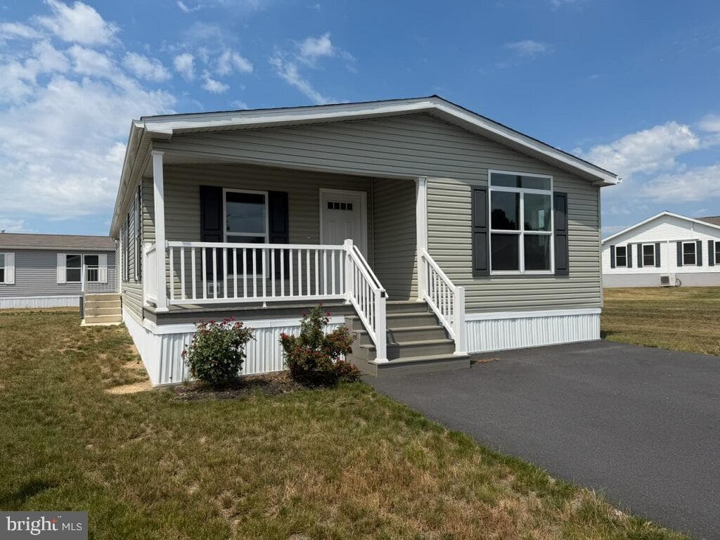 61 Evergreen Aly, Palmyra