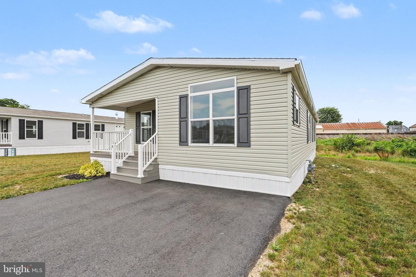 61 Evergreen Aly photo 5
