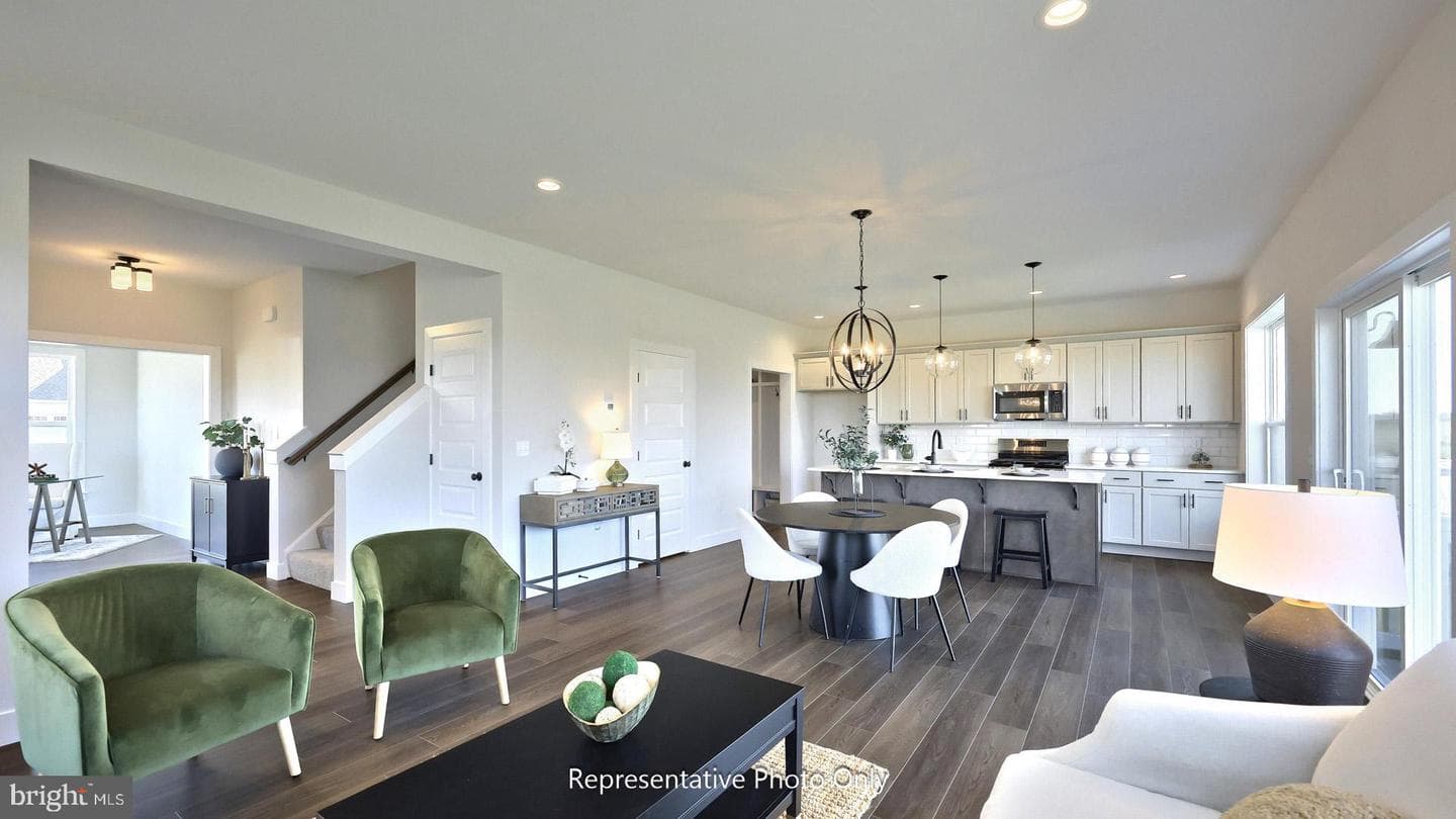 39 Canterbury Lane photo 6