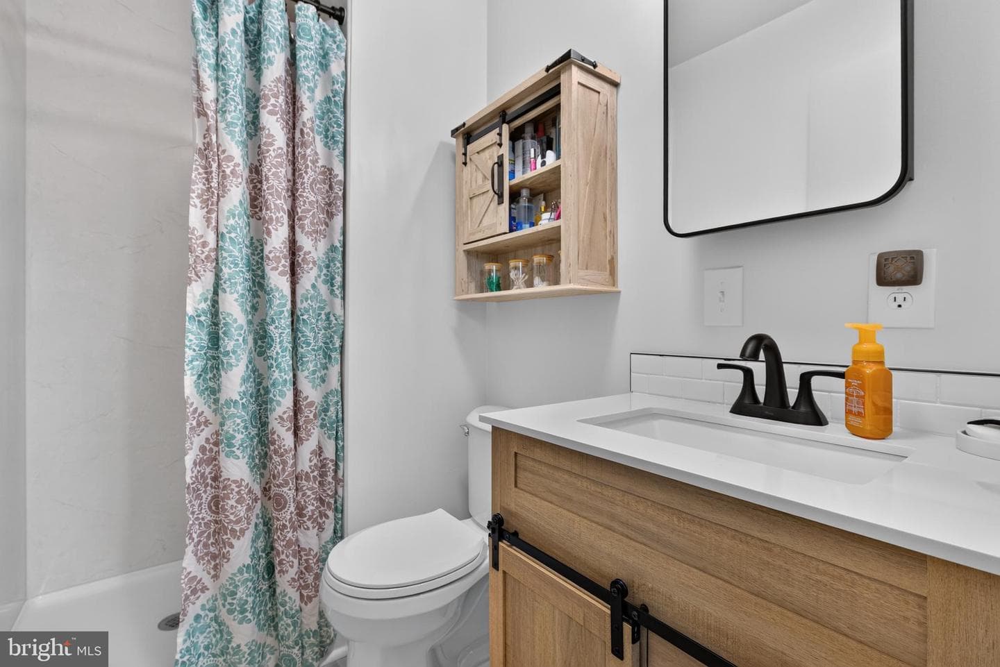 610 E Walnut Street photo 25