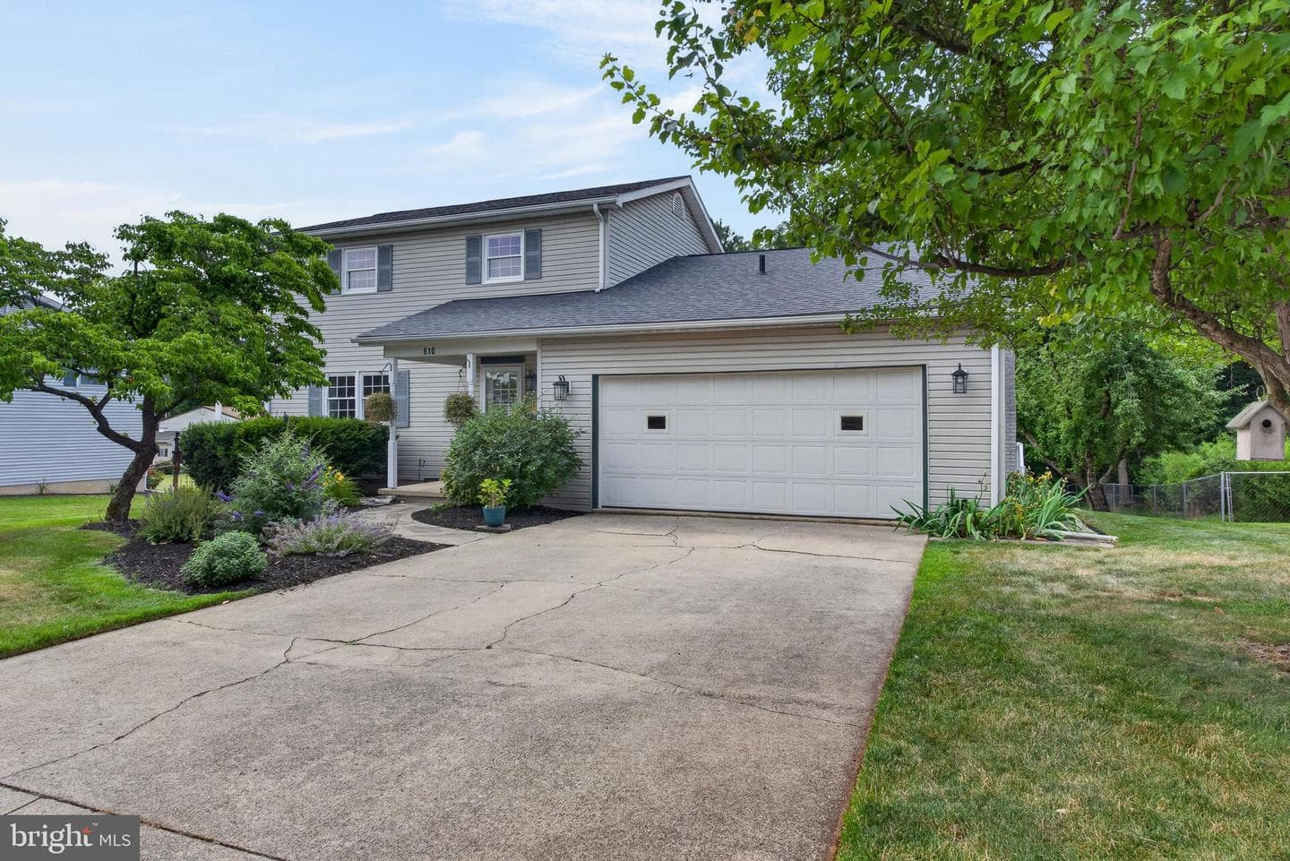 610 E Walnut Street photo 3