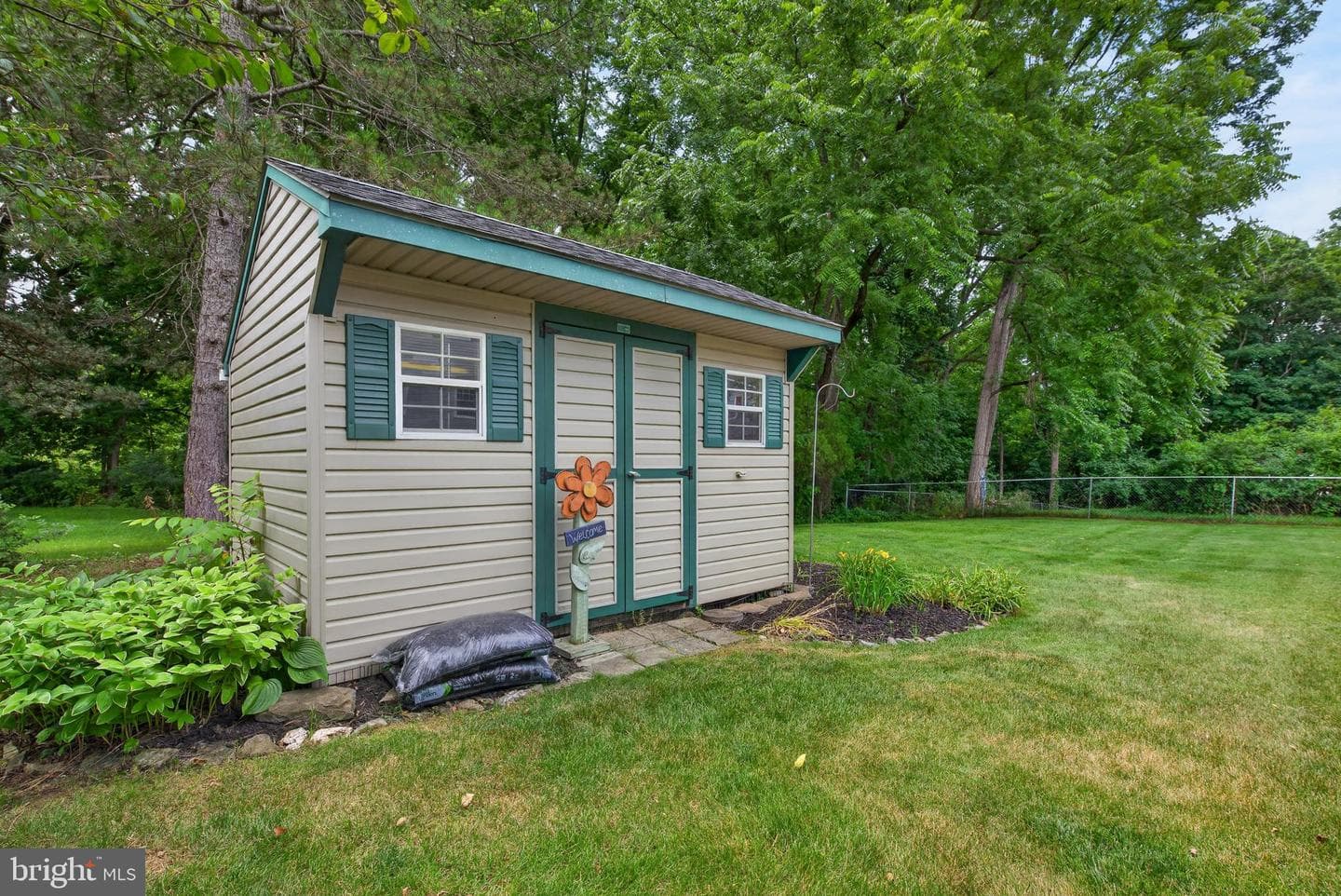 610 E Walnut Street photo 44