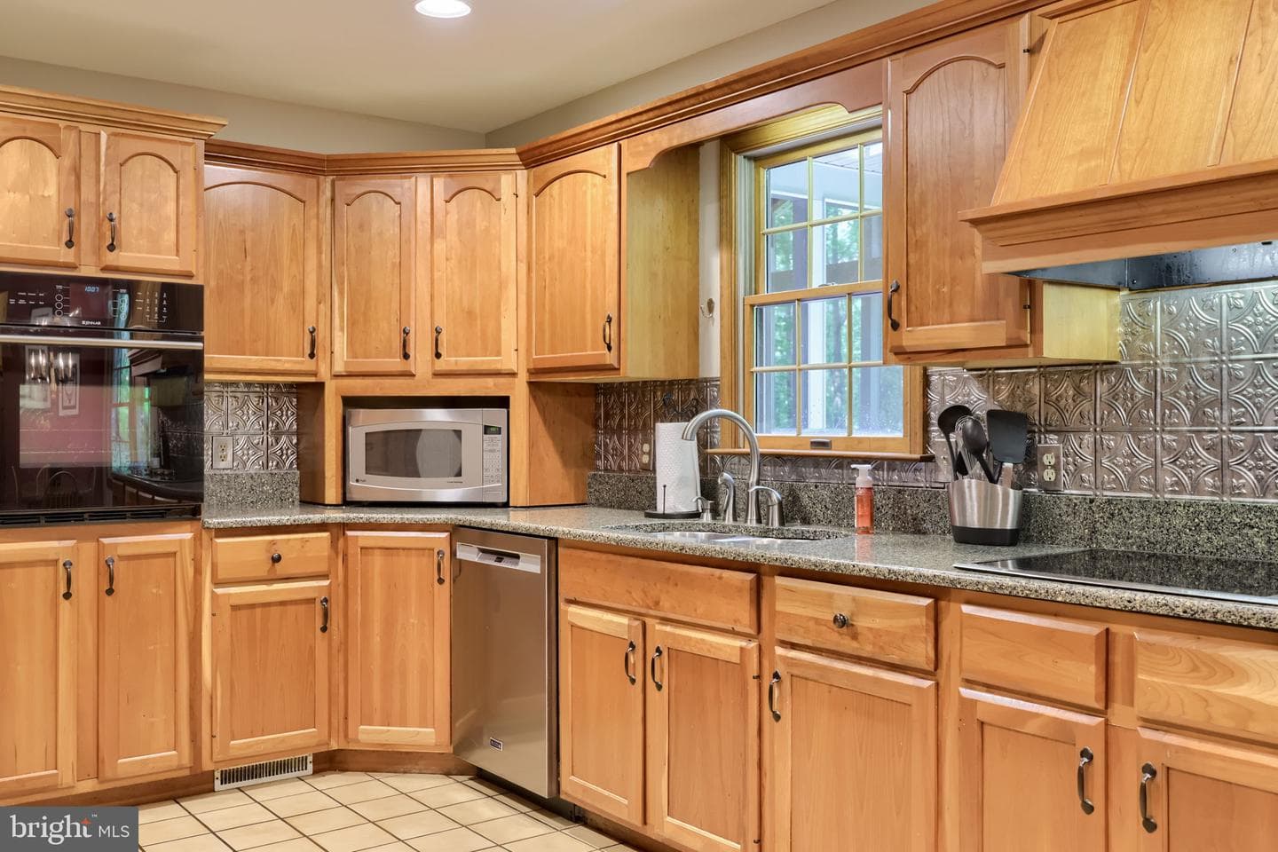 1231 Ash Lane photo 32