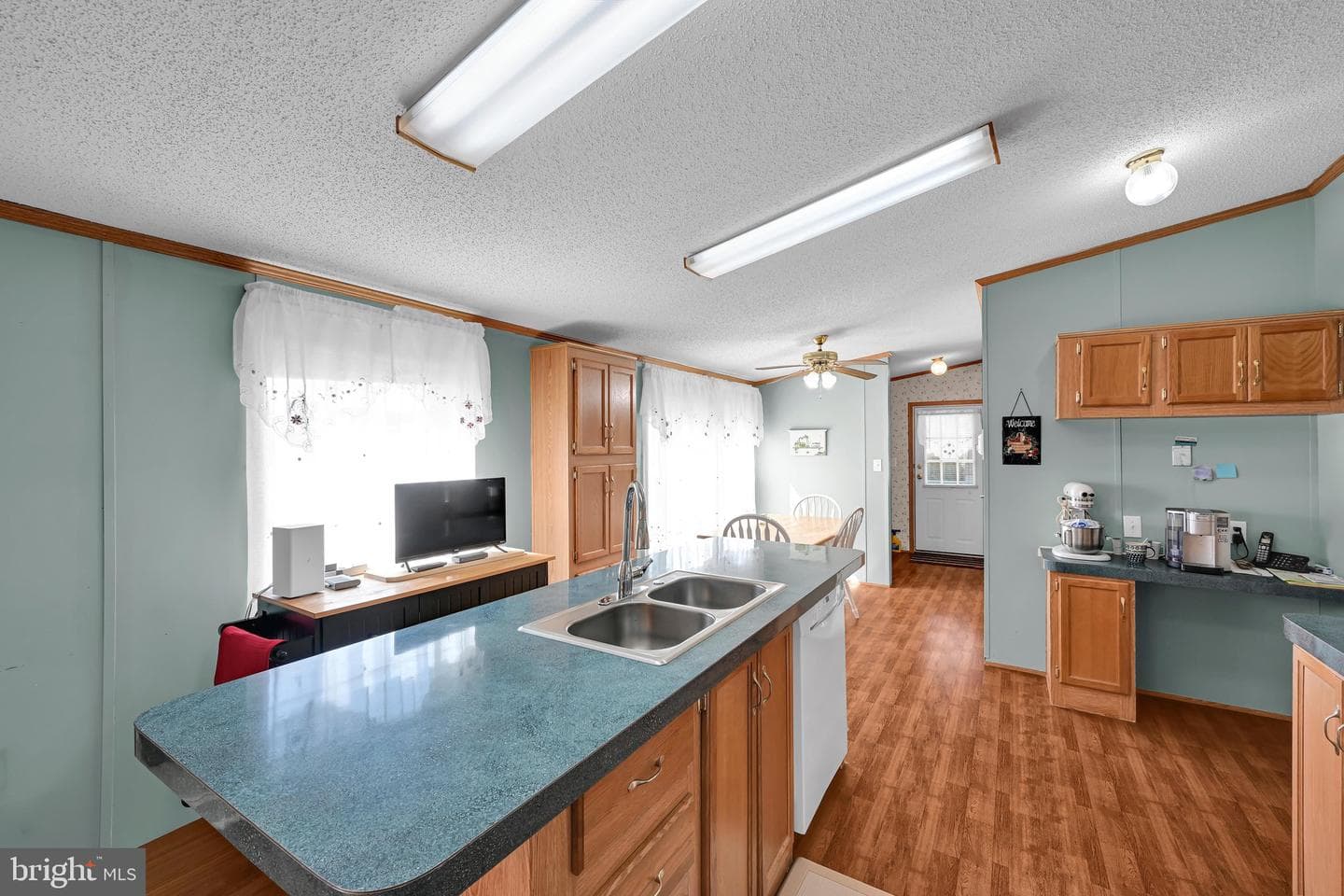 379 W Spruce Street photo 19