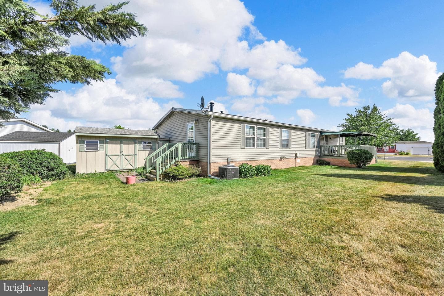 379 W Spruce Street photo 31