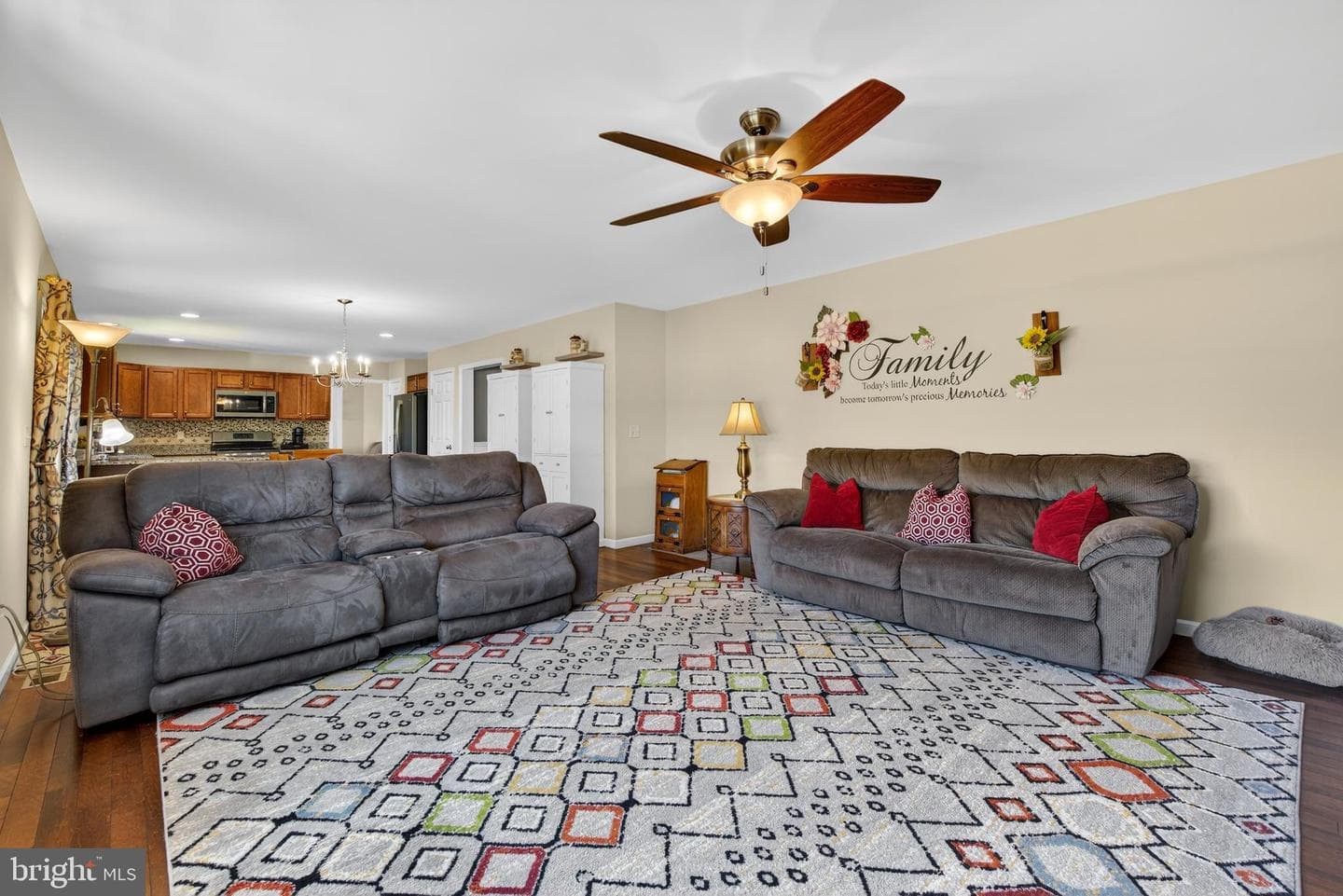 13 Blue Jay Way photo 21