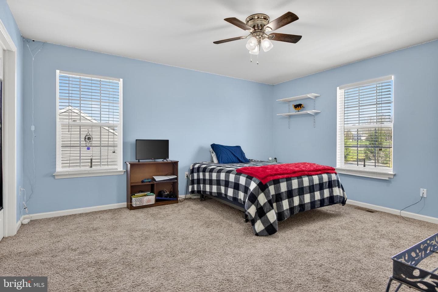 13 Blue Jay Way photo 39