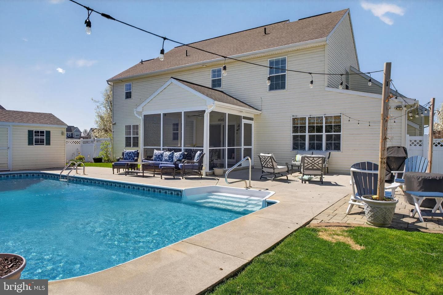 13 Blue Jay Way photo 46