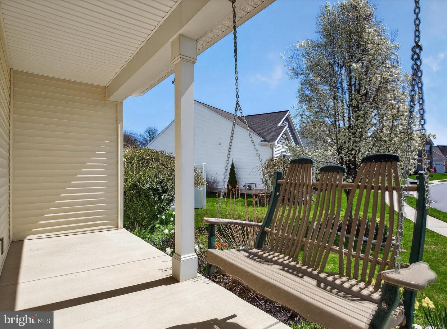 13 Blue Jay Way photo 6