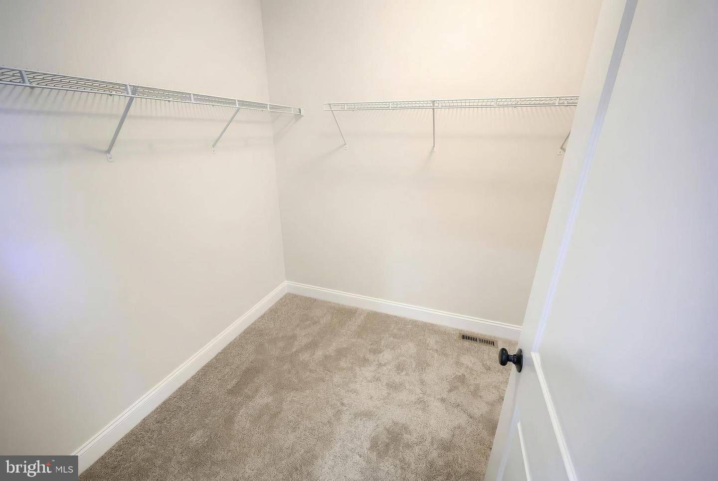 122 Alexandria Drive photo 25
