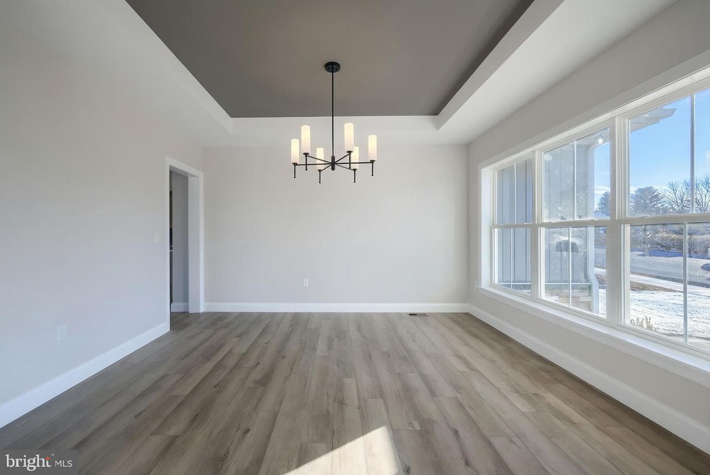 122 Alexandria Drive photo 4