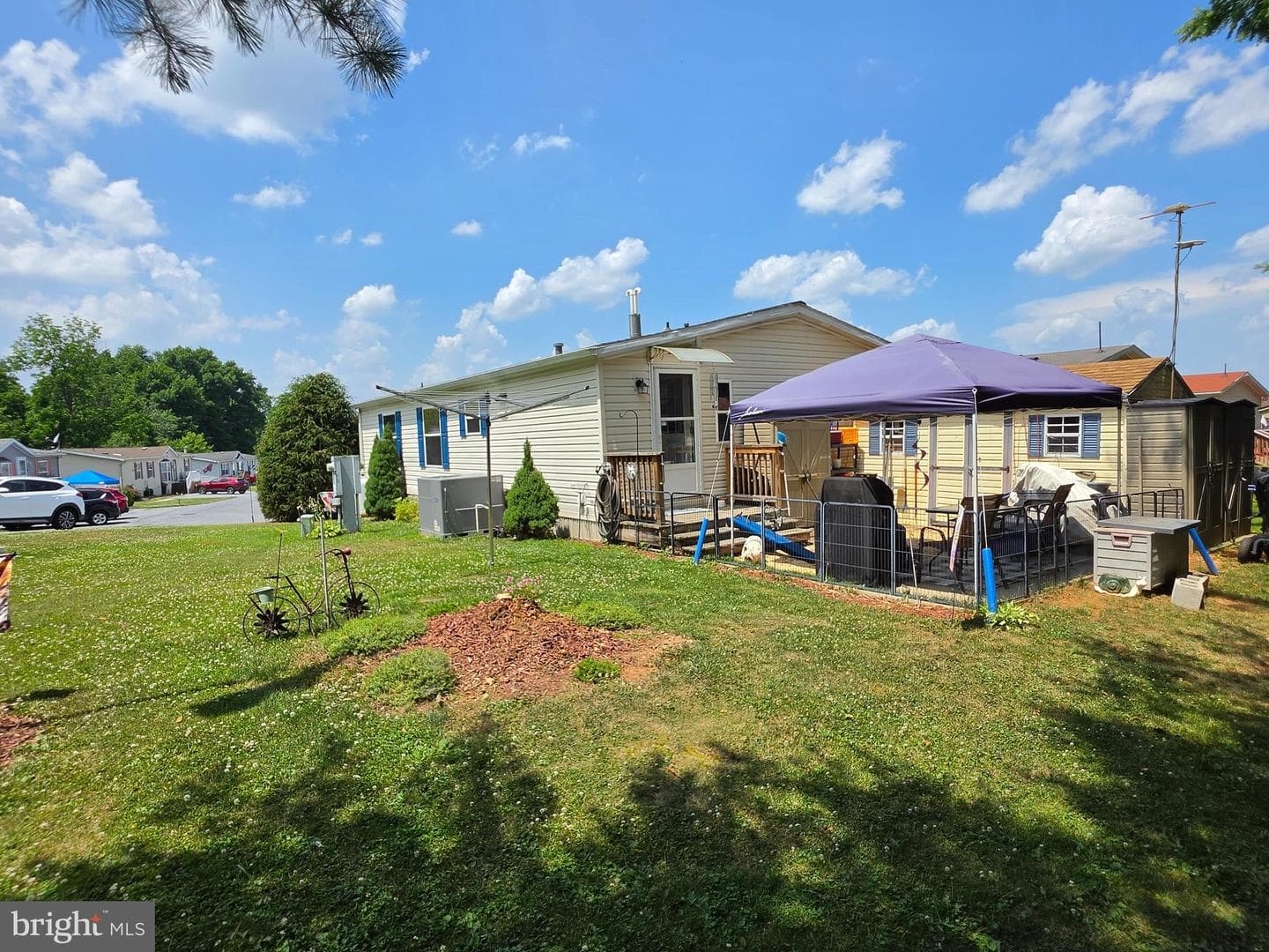 20 Patricia Drive photo 4