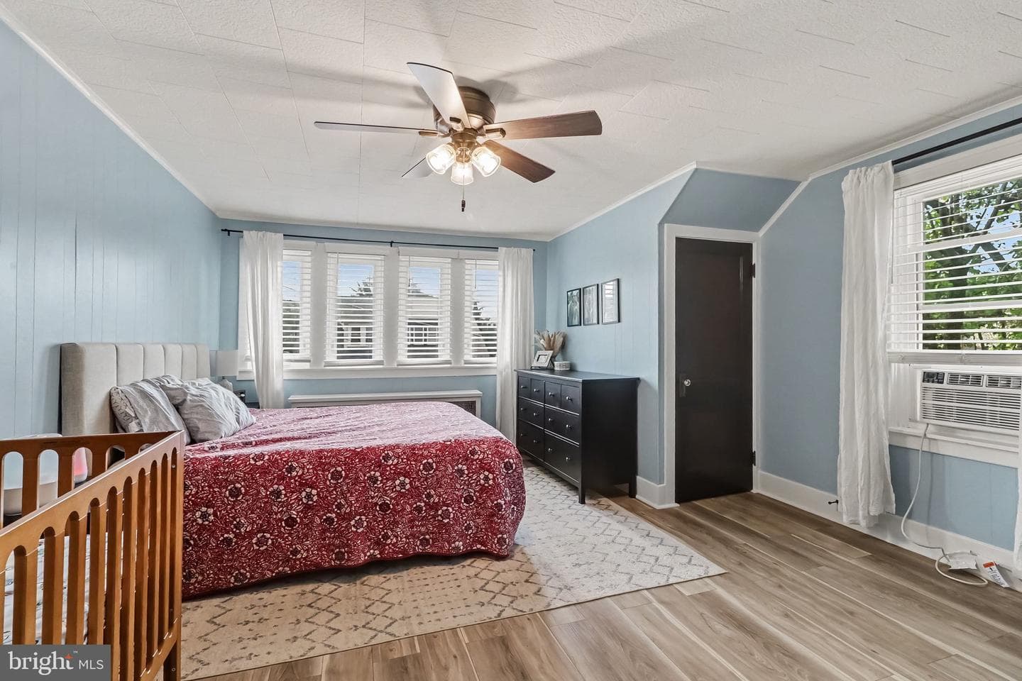 1407 Elm Street photo 18