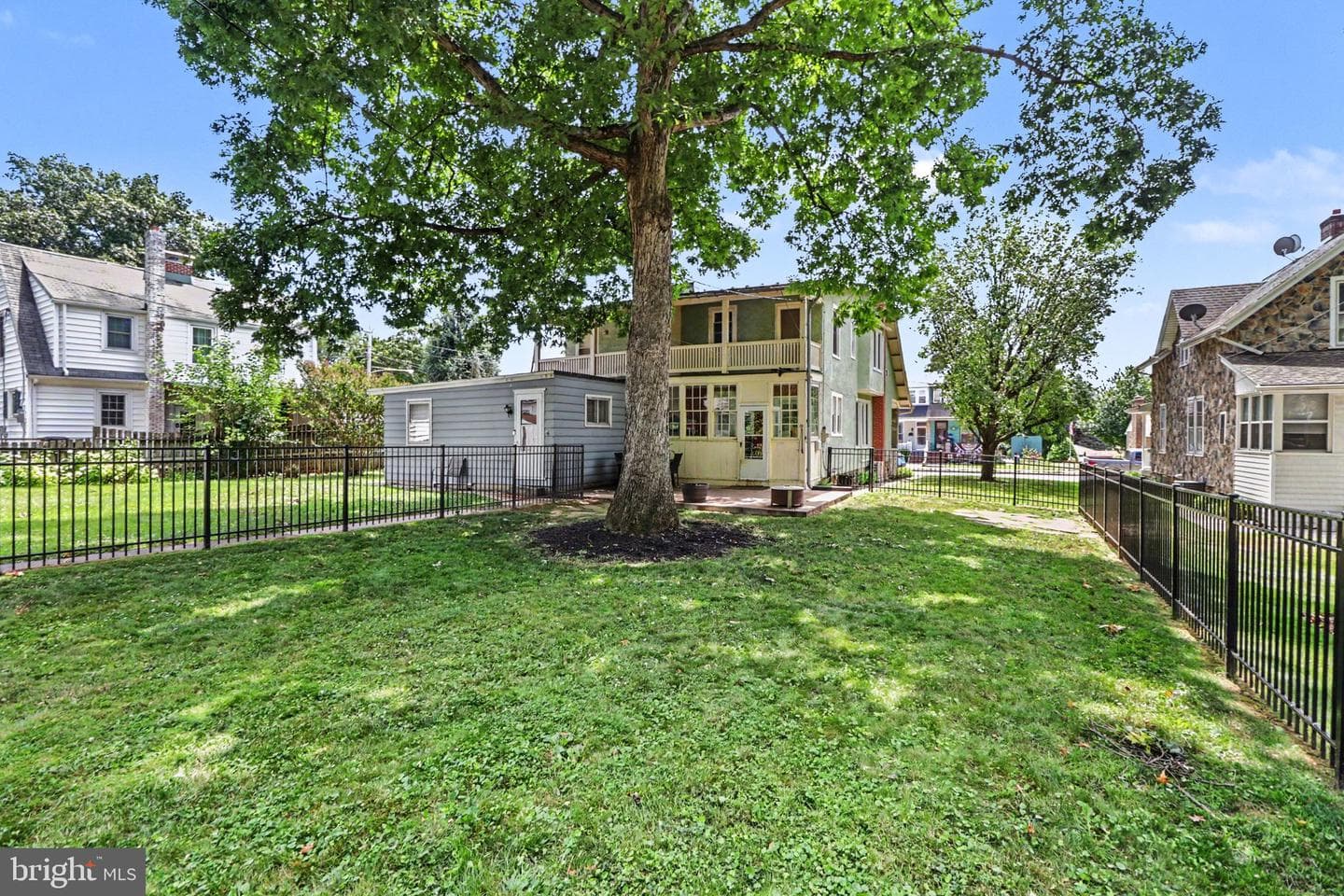 1407 Elm Street photo 31