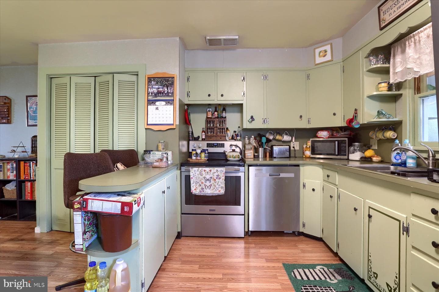 706 N Railroad Street photo 6